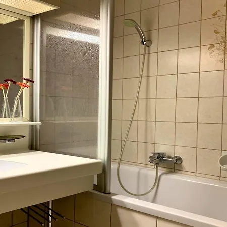 Charming With Picturesque Patio Apartment Bad Gastein